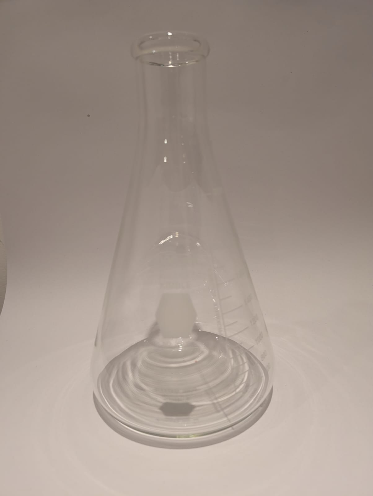 Matraz Erlenmeyer de 2L. Kimax